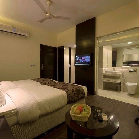 Good Times Hotel Delhi  Exterior photo