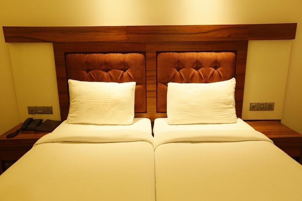 Good Times Hotel Delhi  Exterior photo