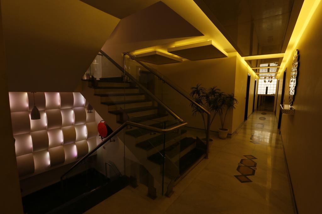 Good Times Hotel Delhi  Exterior photo
