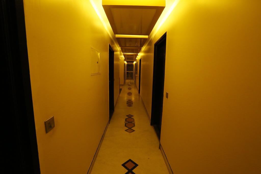 Good Times Hotel Delhi  Exterior photo